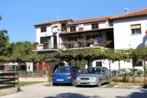 Гостиница Apartments by the sea Banjole, Pula - 3002  Пула